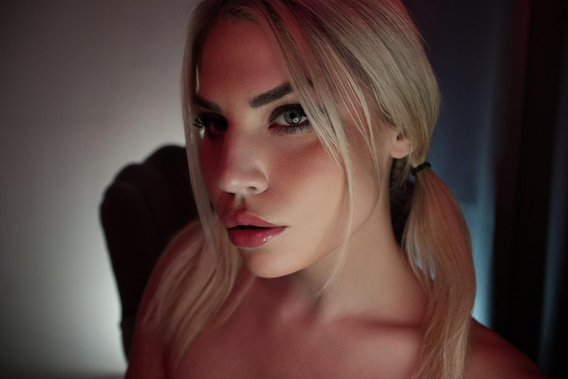 Goddess Blonde Kitty photo