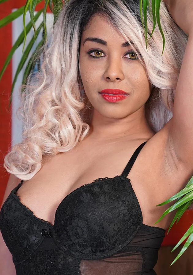 Kimberley Blaze photo