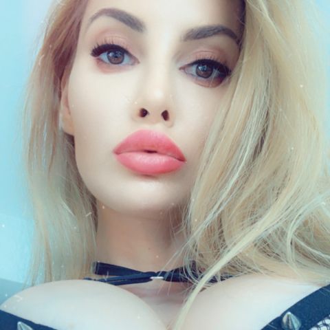 ExquisiteGoddess photo