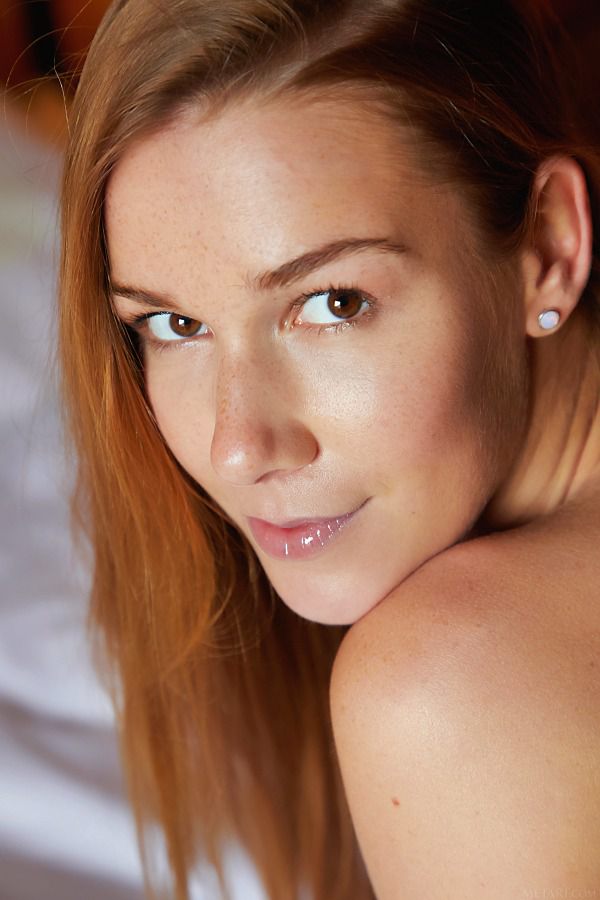 Фото Alexis Crystal