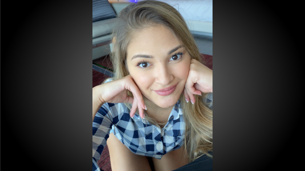 Gizelle Blanco's Relaxing Moment Turns Into A Steamy One