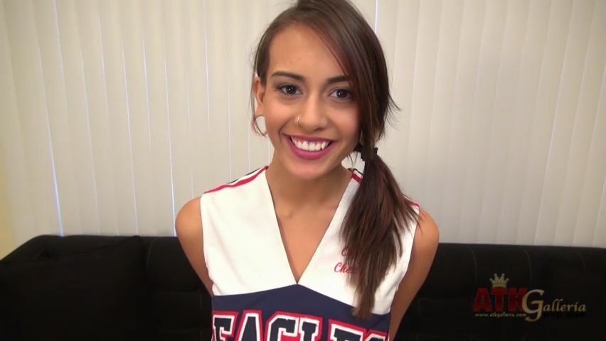 Janice Griffith fucks her glass dildo