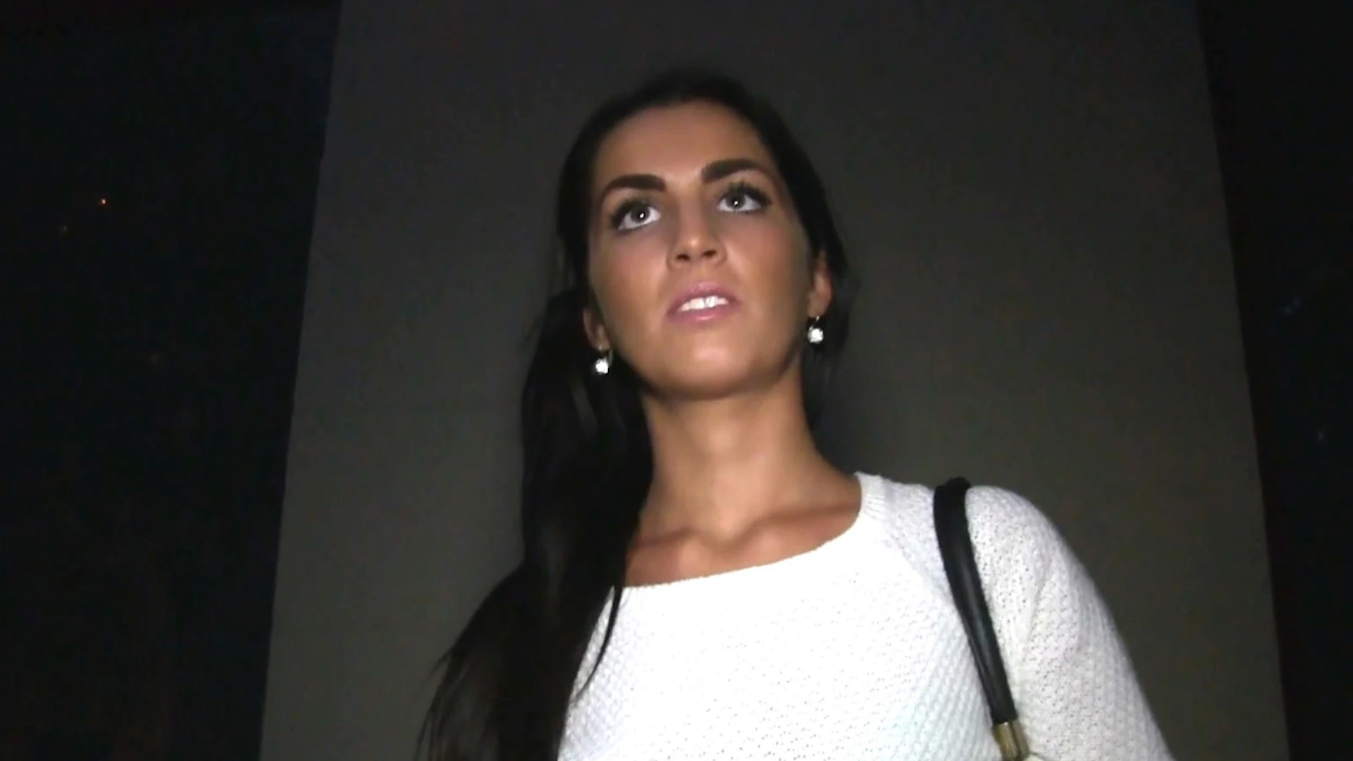 Beautiful slim brunette accepts cash for sex deal