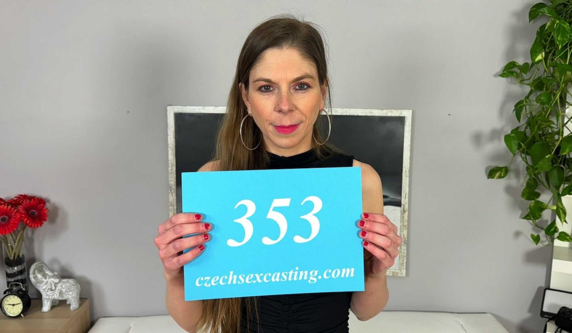 Hot brunette milf makes the most of a casting fuck