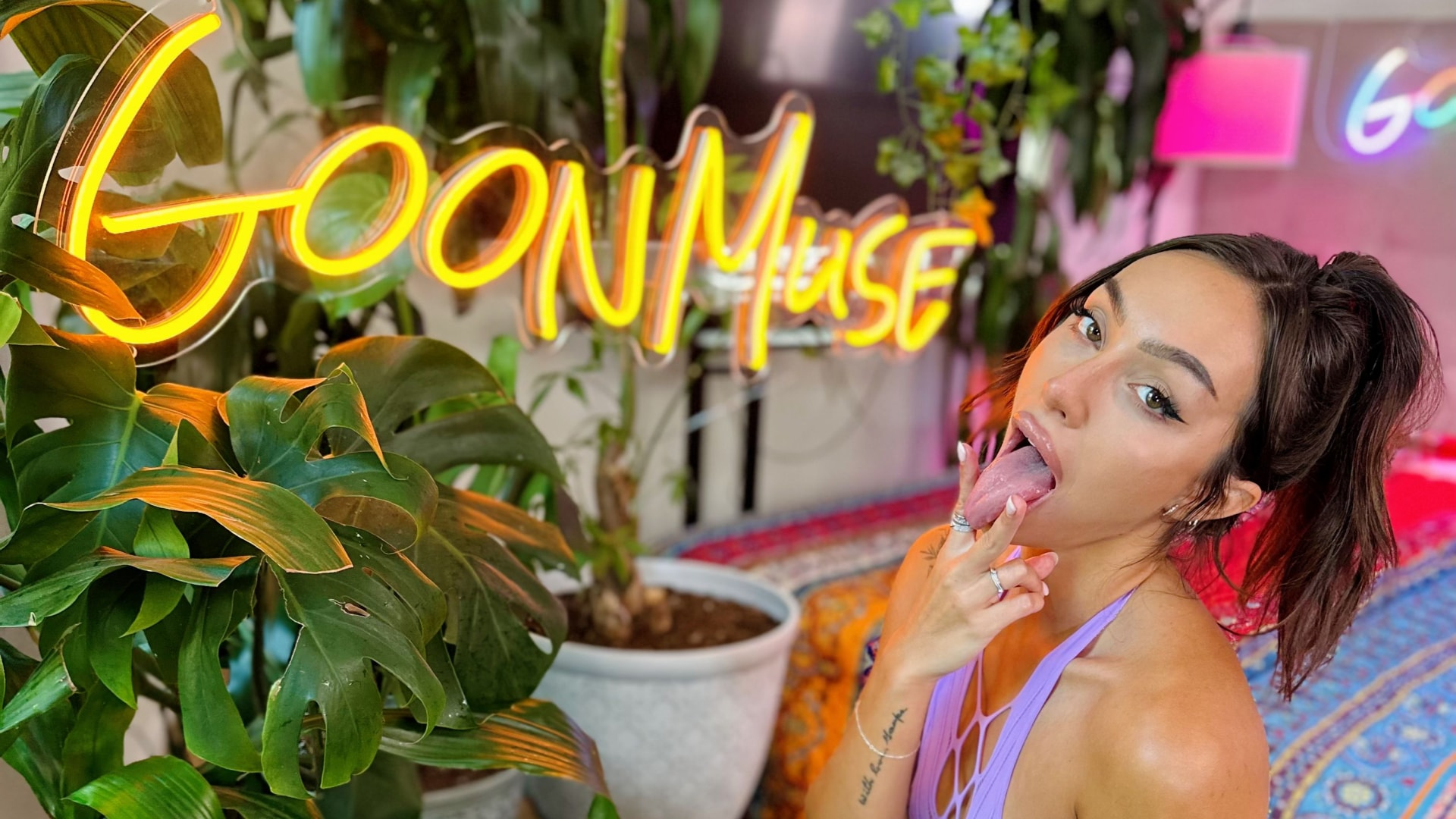 Sisi Rose Super Goonette!