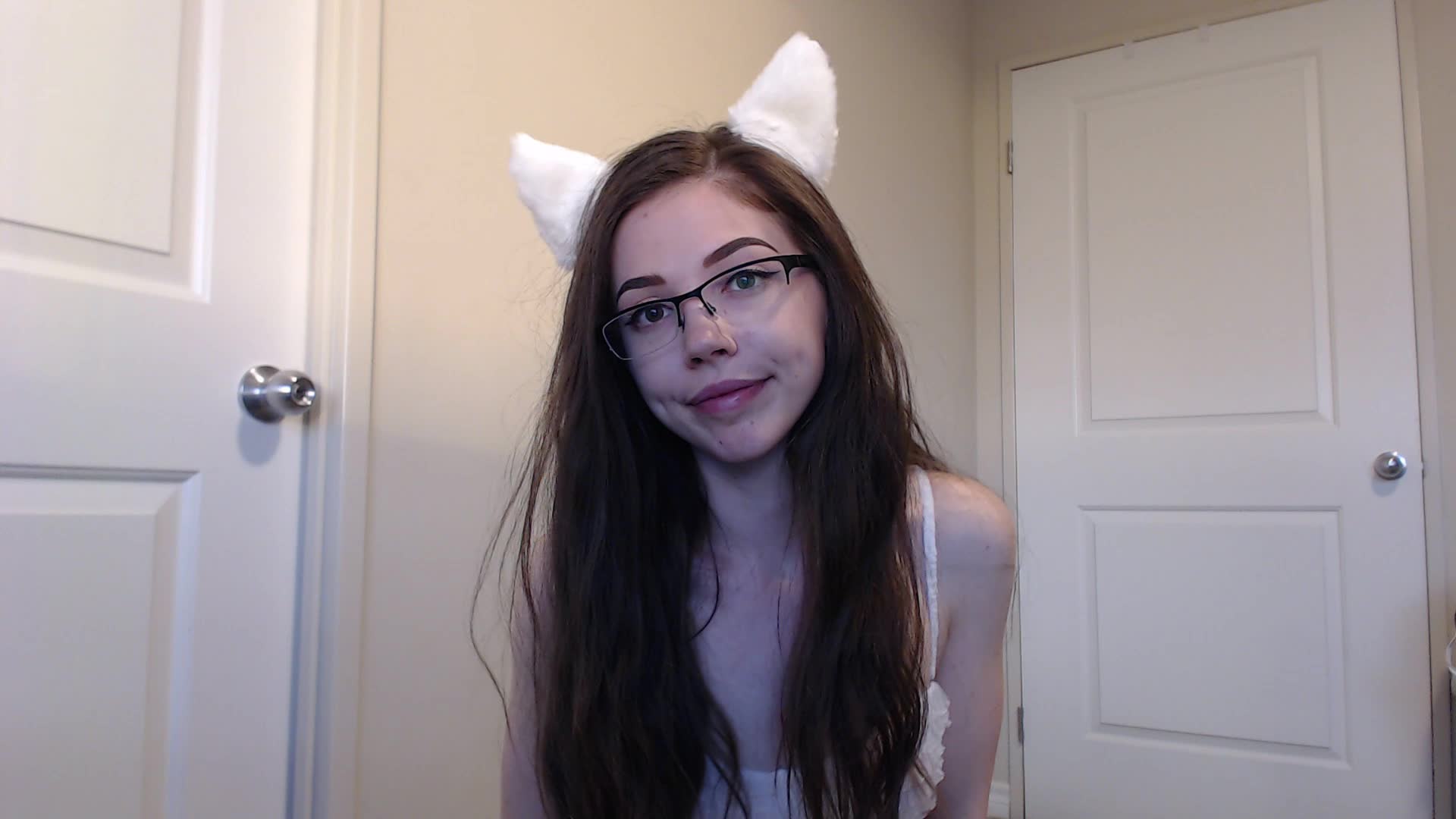 White kitty butt