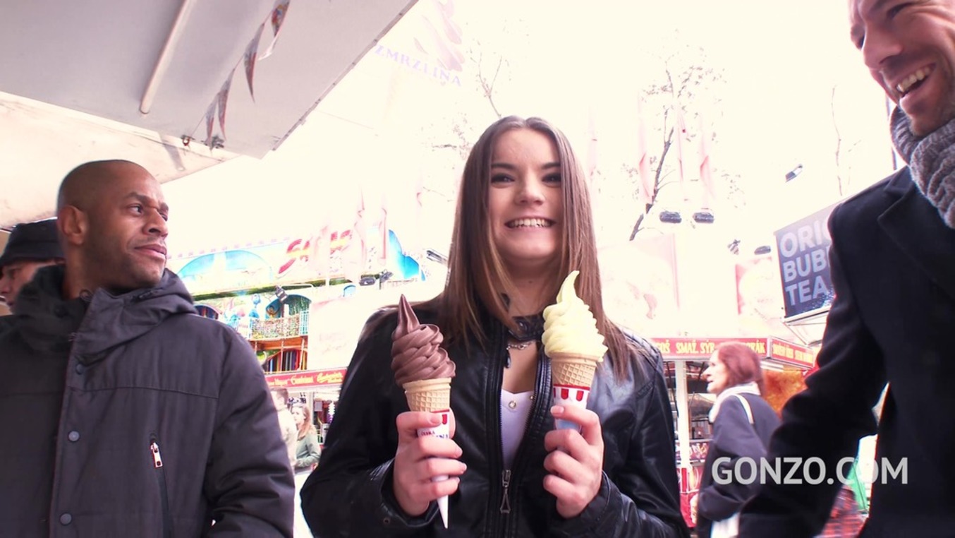 Evelina Darling picked up in amusement park & assfucked 3on1 SZ1283