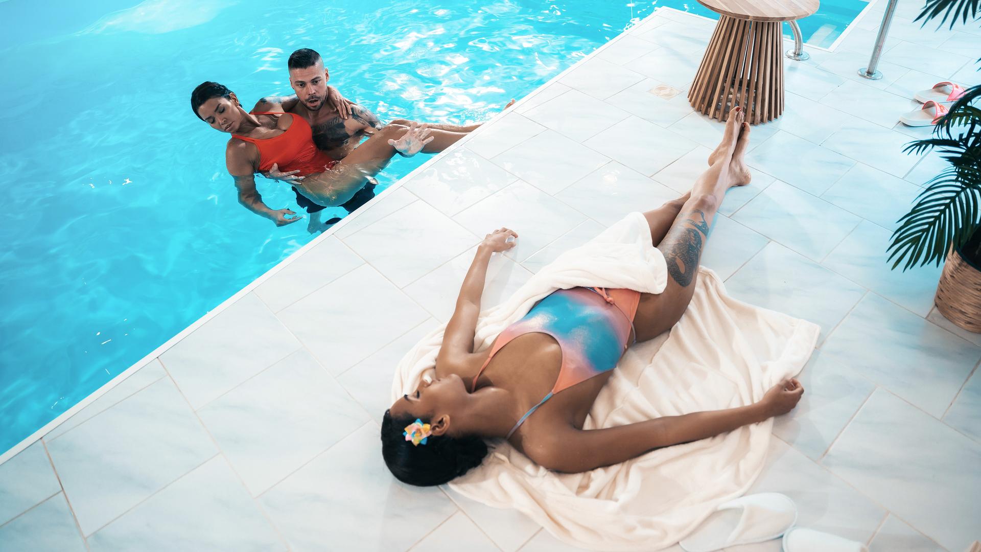 Hot wet threesome with Italian teen