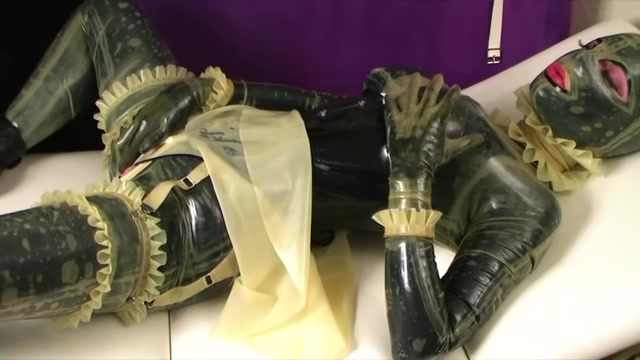 Pussy Play