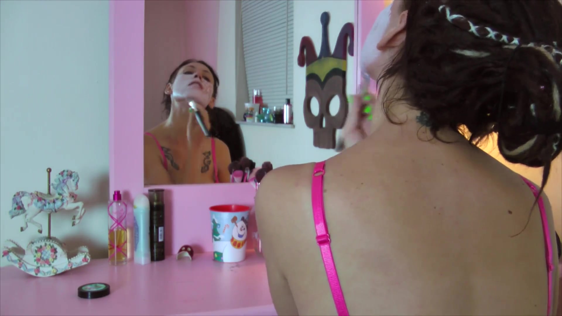 Clownface Voyeur
