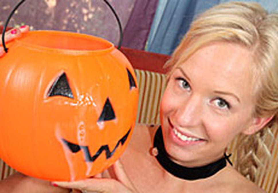 Trick Or Treat Blowjob