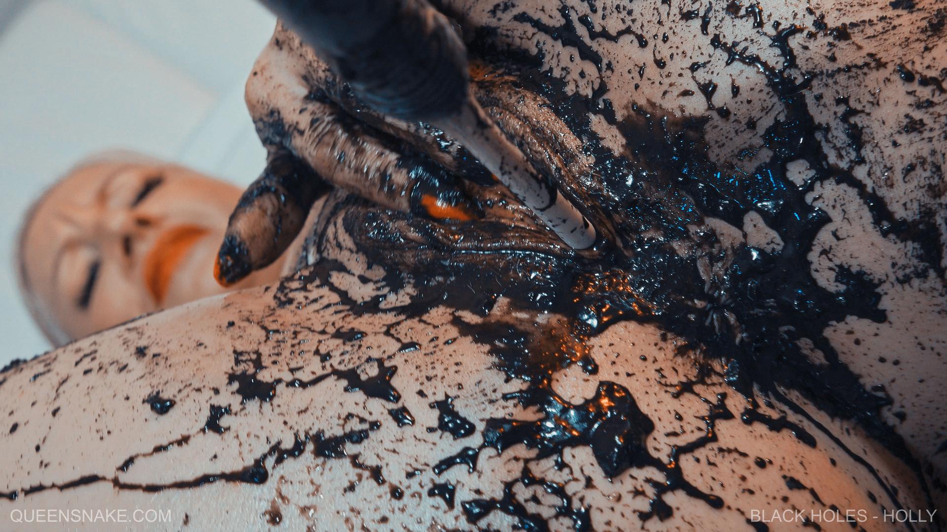 BLACK HOLES - HOLLY