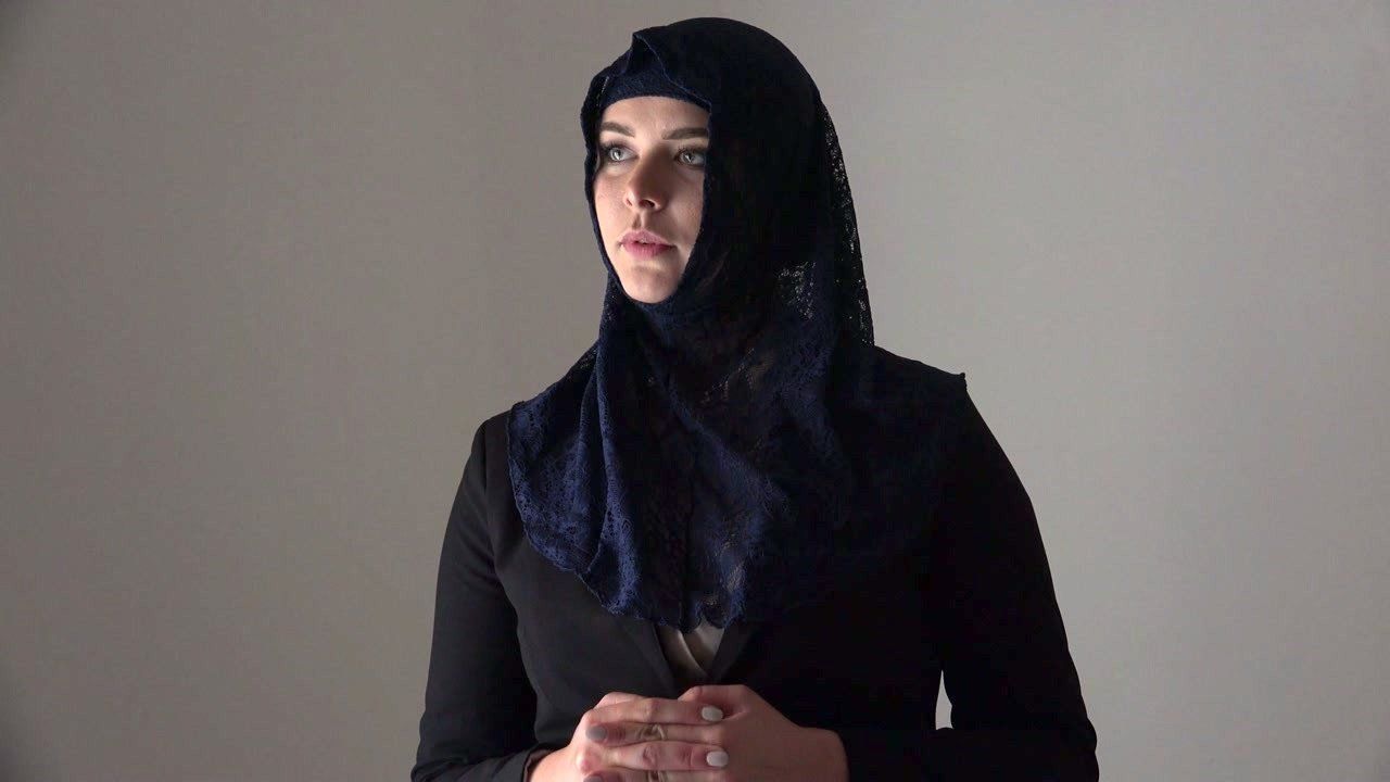 Rich Muslim Lady Nikky Dream Wants To Buy Apartments In Prague
