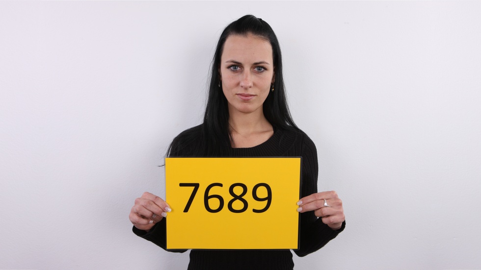Nela (7689)