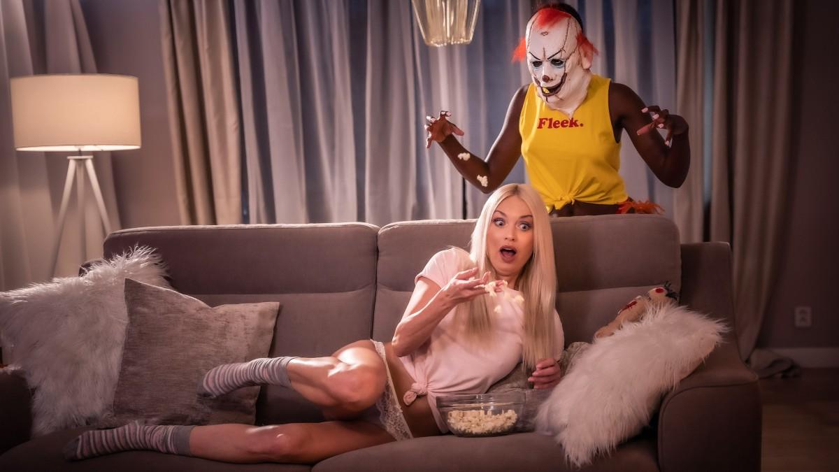 Jump Scare Tease and Make Up Sex