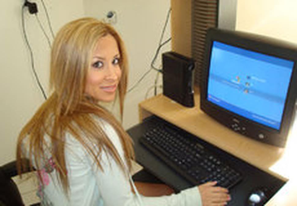Hot DJ Chick