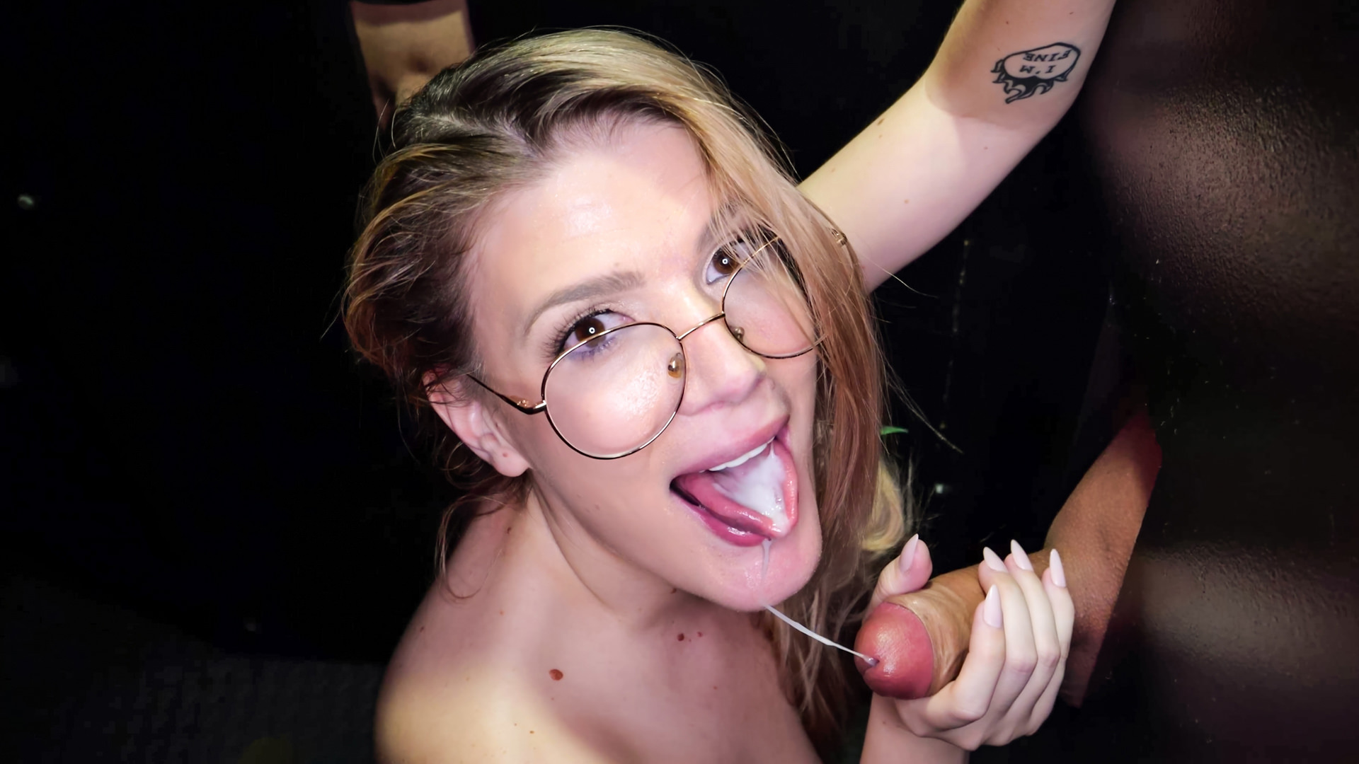 Riley Rose's first Gloryhole