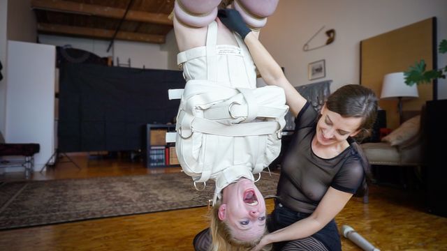 Inverted Straitjacket Suspension